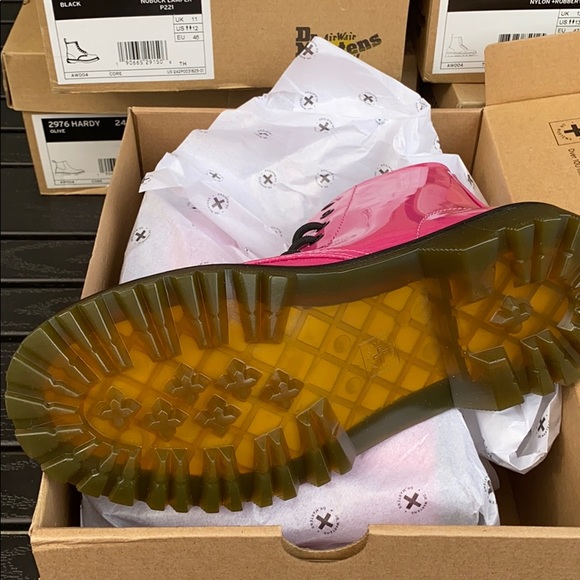 🔥 DR.MARTENS WOMENS LUANA COMBAT BOOT - PINK NWT - Picture 9 of 12